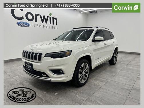 Pearl White Pearlcoat 2019 Jeep Cherokee Overland