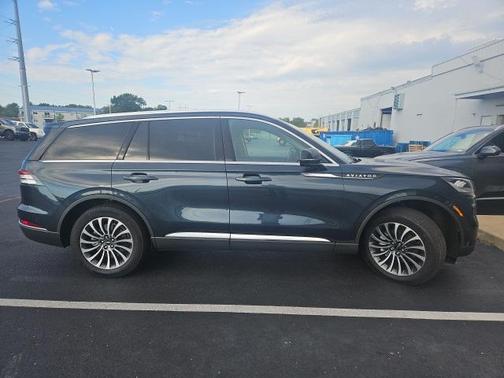 2022 Lincoln Aviator Reserve AWD