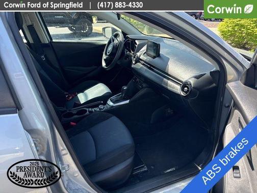 Chromium 2019 Toyota Yaris Sedan LE
