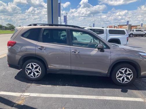 2023 Subaru Forester Premium