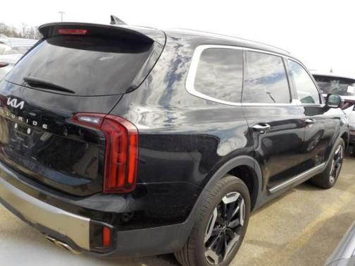 Ebony Black 2025 Kia Telluride S