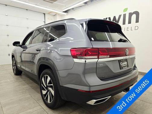 Platinum Gray Metallic 2024 Volkswagen Atlas 2.0T SE w/Technology 4MOTION