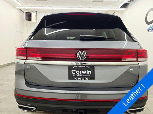 Platinum Gray Metallic 2024 Volkswagen Atlas 2.0T SE w/Technology 4MOTION