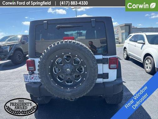Bright White Clearcoat 2013 Jeep Wrangler Unlimited Sport