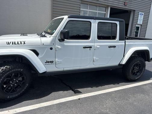 2024 Jeep Gladiator Willys