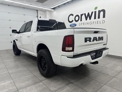 2017 RAM 1500 Night Crew Cab 4x4 5'7' Box