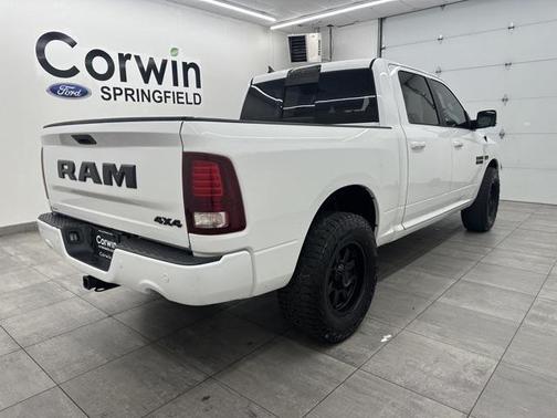 2017 RAM 1500 Night Crew Cab 4x4 5'7' Box