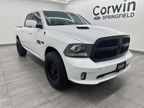 2017 RAM 1500 Night Crew Cab 4x4 5'7' Box
