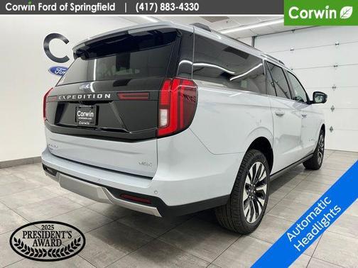 Space Silver Metallic 2026 Ford Expedition Max Platinum