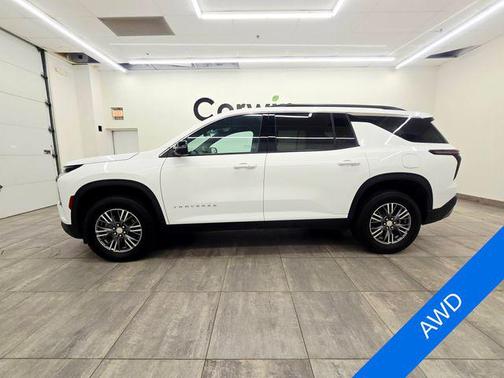 Summit White 2025 Chevrolet Traverse LT