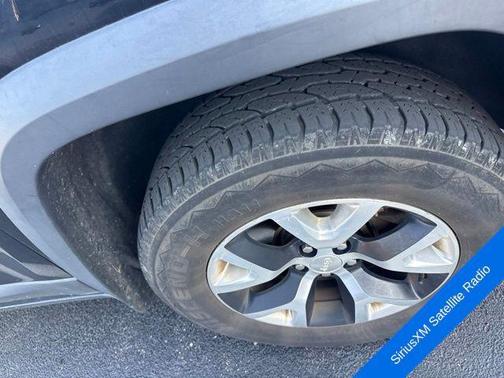 Diamond Black Crystal Pearlcoat 2018 Jeep Cherokee Trailhawk