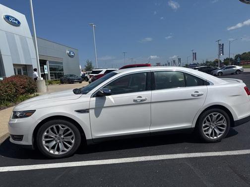 2017 Ford Taurus Limited