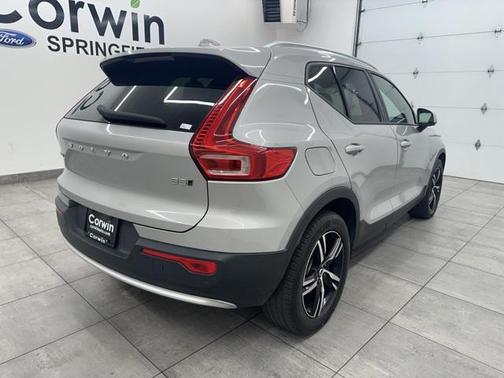2023 Volvo XC40 B5 Core
