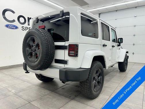 Bright White Clearcoat 2013 Jeep Wrangler Unlimited Sahara