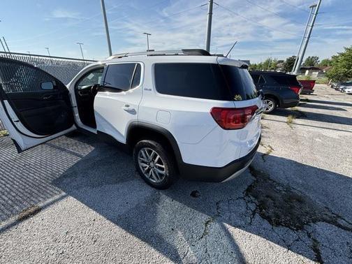 2017 GMC Acadia SLE-2