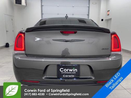 2022 Chrysler 300 Touring