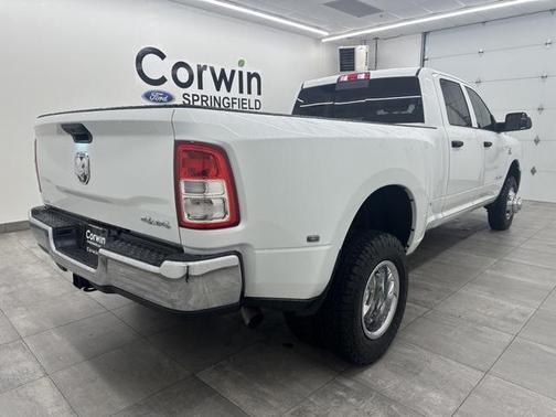 2022 RAM 3500 Tradesman Crew Cab 4x4 8' Box