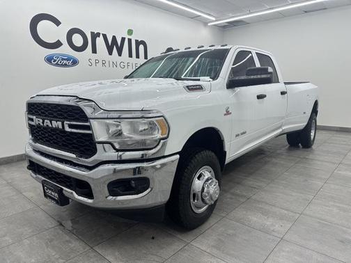 2022 RAM 3500 Tradesman Crew Cab 4x4 8' Box
