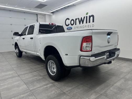 2022 RAM 3500 Tradesman Crew Cab 4x4 8' Box