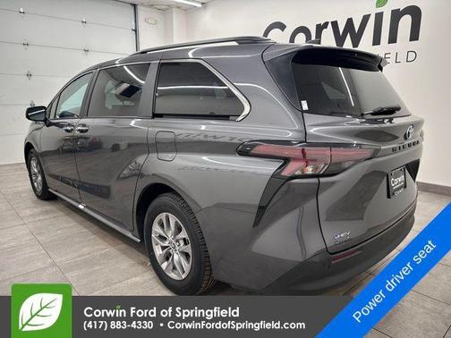 2025 Toyota Sienna XLE