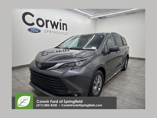 2025 Toyota Sienna XLE