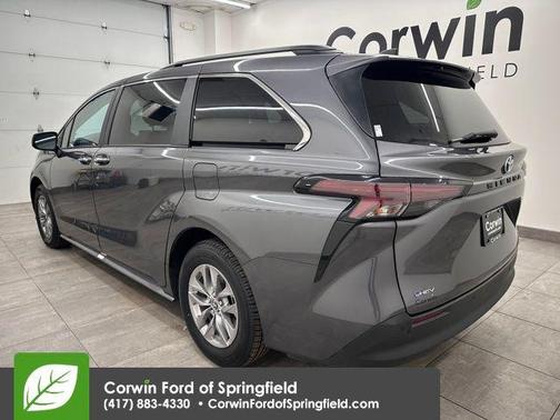 2025 Toyota Sienna XLE