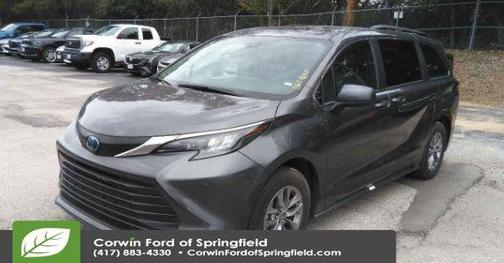 2025 Toyota Sienna XLE