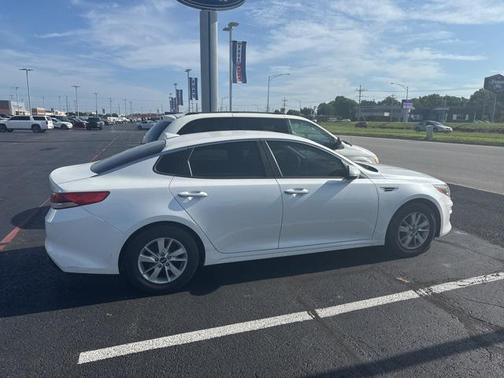 2016 Kia Optima LX