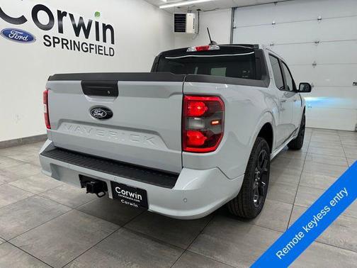 Space White Metallic 2026 Ford Maverick Lobo Standard