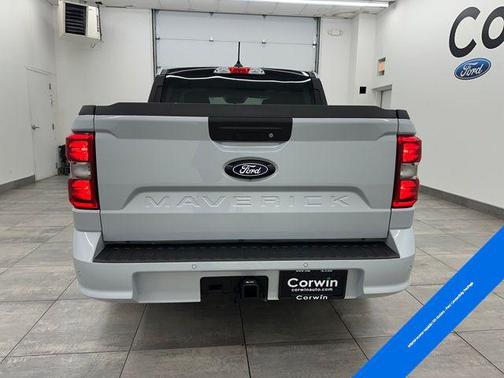 Space White Metallic 2026 Ford Maverick Lobo Standard