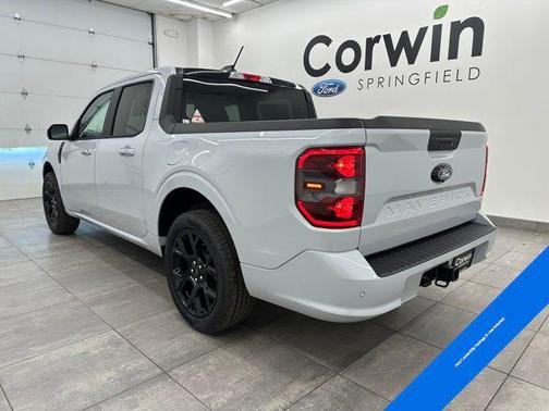 Space White Metallic 2026 Ford Maverick Lobo Standard