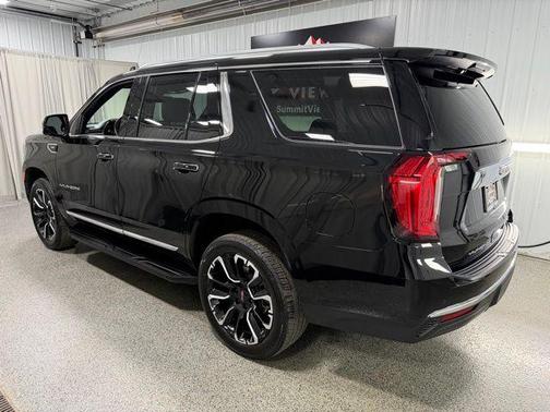 Onyx Black 2022 GMC Yukon SLT