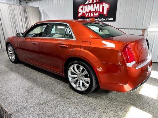 2021 Chrysler 300 Touring