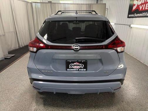 Boulder Gray Pearl 2023 Nissan Kicks SV