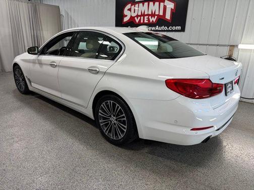 Alpine White 2018 BMW 530 i xDrive