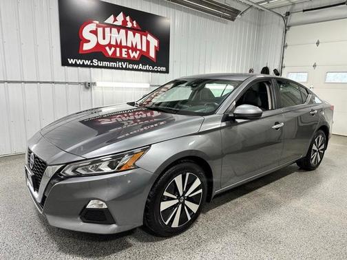 2022 Nissan Altima 2.5 SV