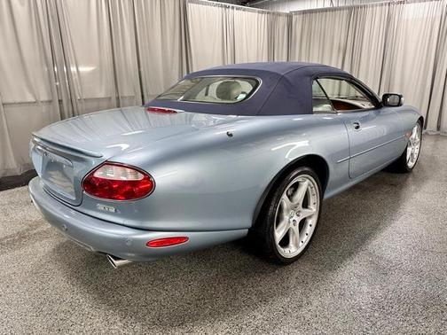 2003 Jaguar XKR