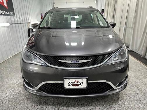 2018 Chrysler Pacifica Touring-L