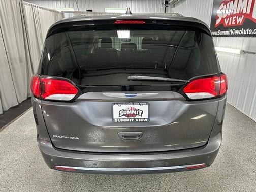 2018 Chrysler Pacifica Touring-L