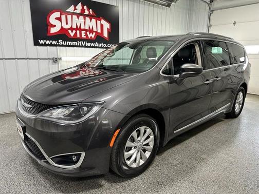 2018 Chrysler Pacifica Touring-L