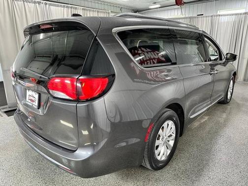 2018 Chrysler Pacifica Touring-L