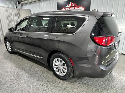 2018 Chrysler Pacifica Touring-L