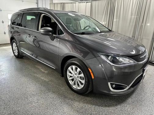 2018 Chrysler Pacifica Touring-L