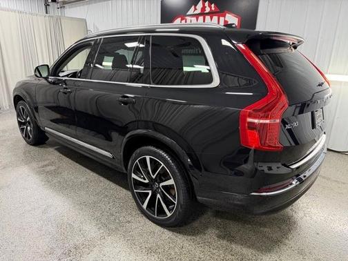 2023 Volvo XC90 B5 Plus