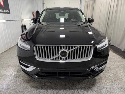 2023 Volvo XC90 B5 Plus