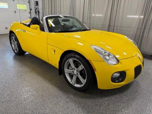 Mean Yellow 2007 Pontiac Solstice GXP