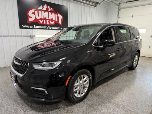 2024 Chrysler Pacifica Touring-L