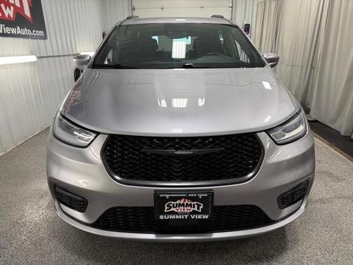 2021 Chrysler Pacifica Touring-L