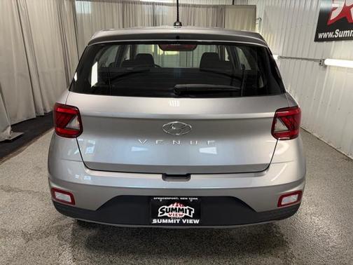 2023 Hyundai VENUE SE