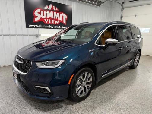 2023 Chrysler Pacifica Hybrid Pinnacle